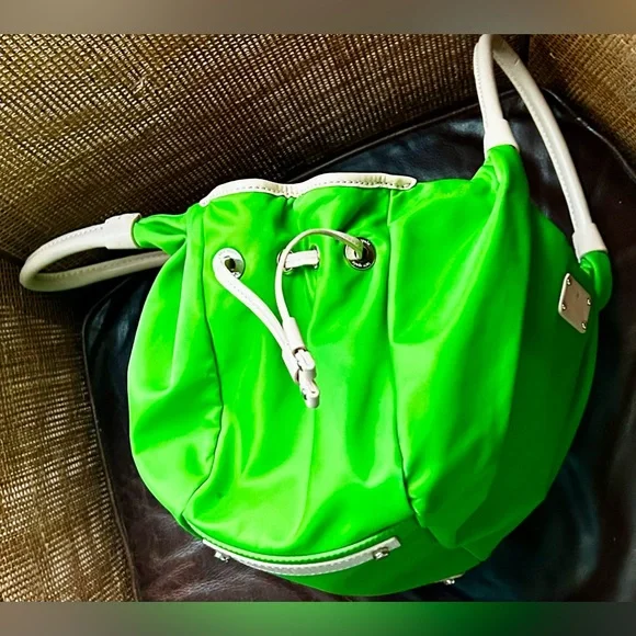 Kate Spade Green Tote - Looks New! Incredible Piece With No Signs Of Wear! - Picture 5 of 13